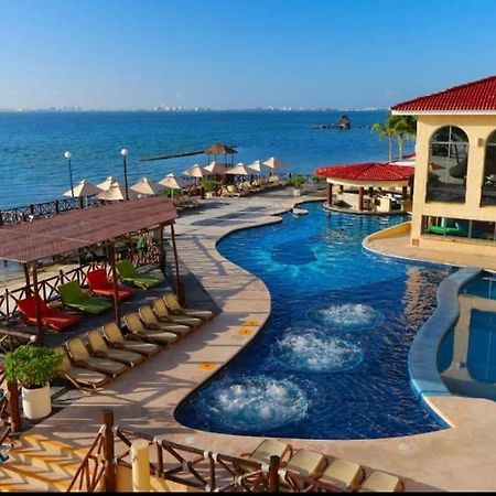 Punta Me Apartment Beach Front In The Hotel & Waterpark Cancún Buitenkant foto