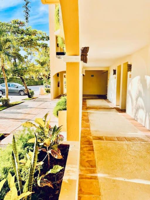 Punta Me Apartment Beach Front In The Hotel & Waterpark Cancún Buitenkant foto