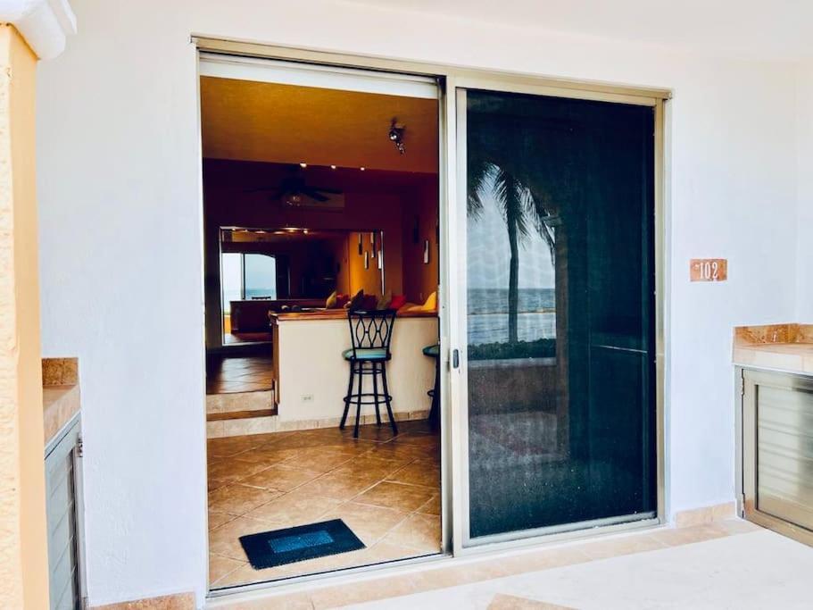 Punta Me Apartment Beach Front In The Hotel & Waterpark Cancún Buitenkant foto