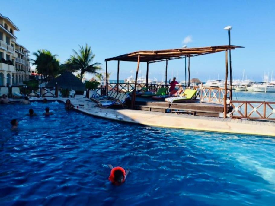 Punta Me Apartment Beach Front In The Hotel & Waterpark Cancún Buitenkant foto