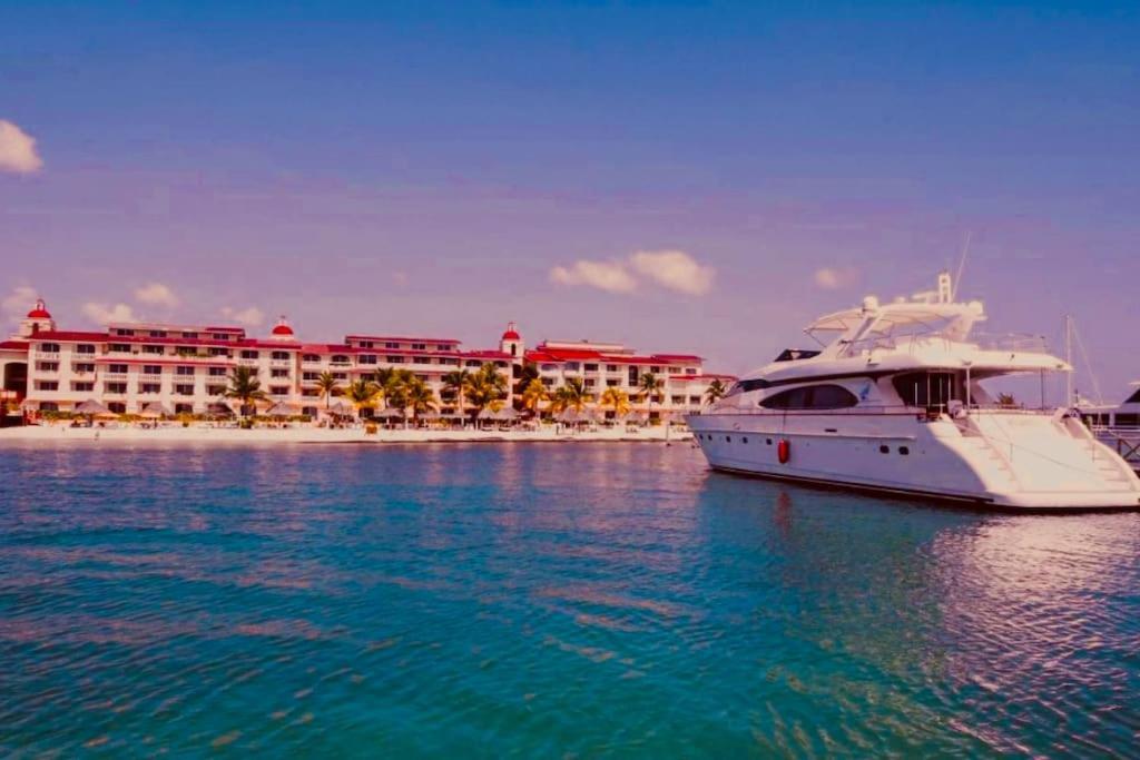 Punta Me Apartment Beach Front In The Hotel & Waterpark Cancún Buitenkant foto
