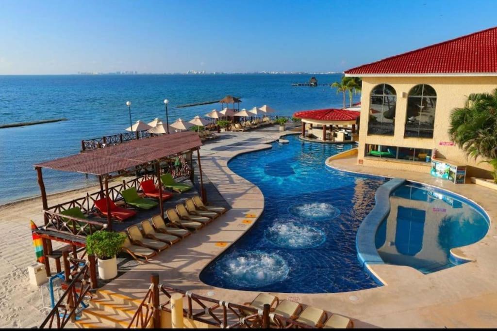 Punta Me Apartment Beach Front In The Hotel & Waterpark Cancún Buitenkant foto
